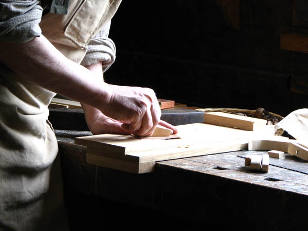 Nuestra <strong>carpintería de madera en  Torrelavit</strong> es una empresa de <strong>herencia familiar</strong>, por lo que  contamos con gran <strong>experiencia </strong>en la profesión.